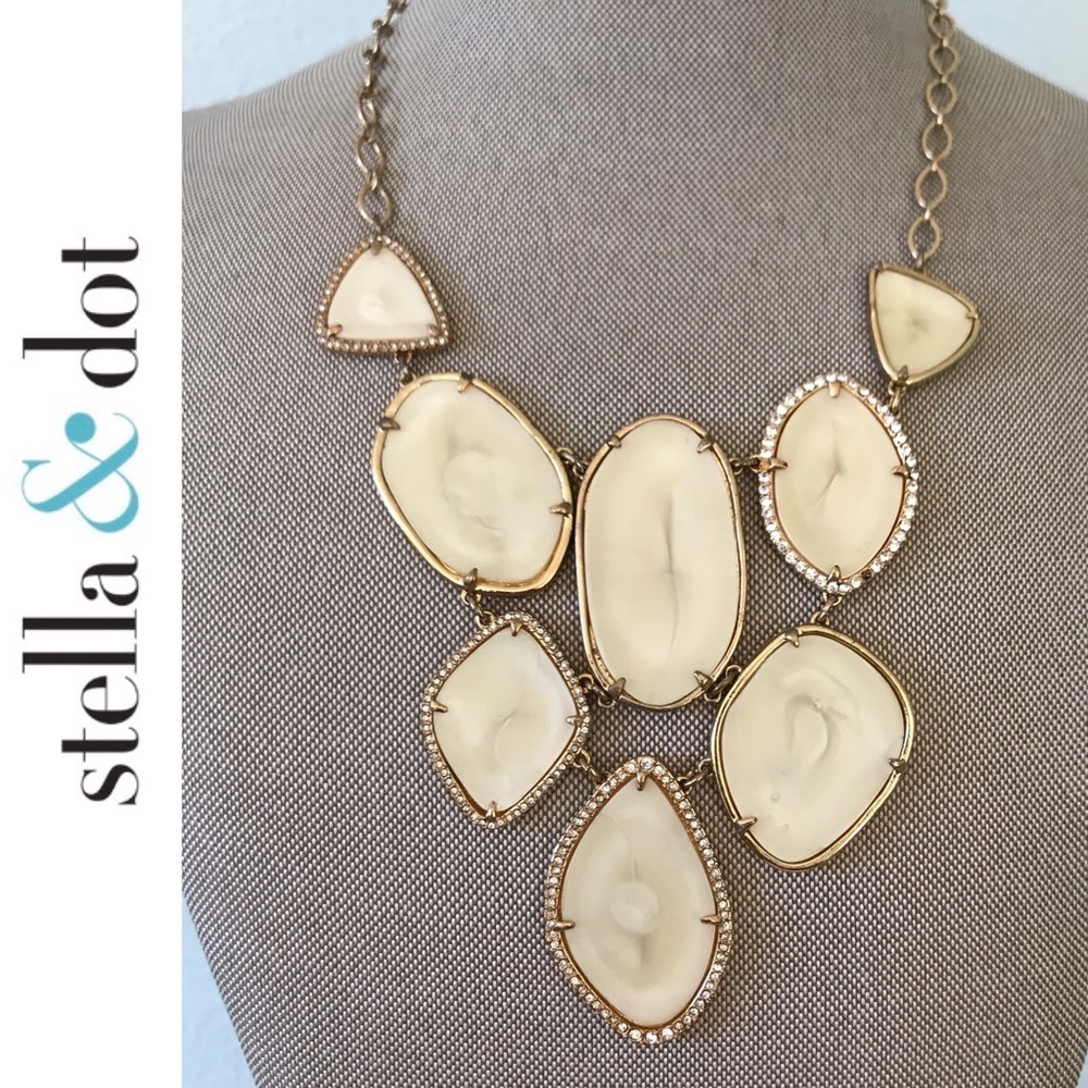 Stella & Dot Fiona Bib Necklace